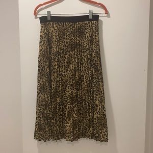 High waisted leopard skirt